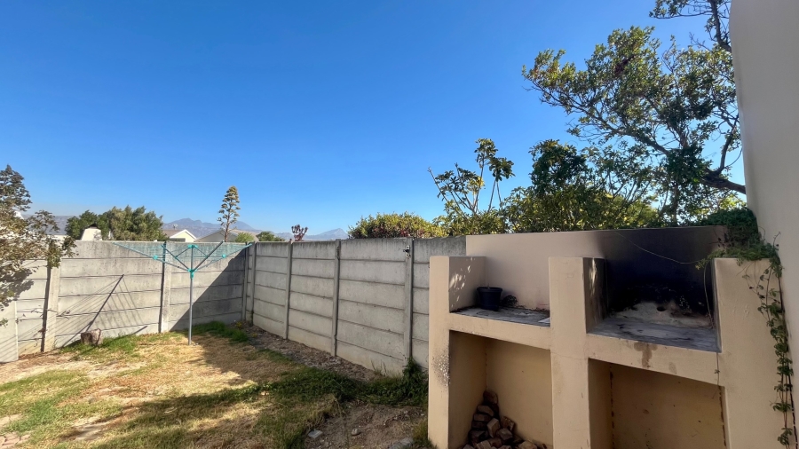 2 Bedroom Property for Sale in Guldenland Western Cape